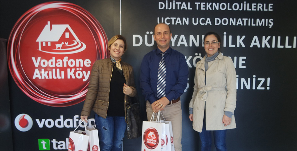 İlçe Müdürü Hasan Basri Özdemir, Vodafone Akıllı Köy'de